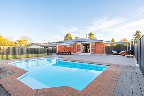 Photo of property in 17 Seamer Place, St Andrews, Hamilton, 3200