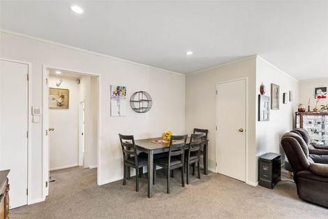 Photo of property in 41a Luckens Road, West Harbour, Auckland, 0618