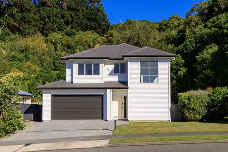 Photo of property in 6 Chippenham Grove, Churton Park, Wellington, 6037