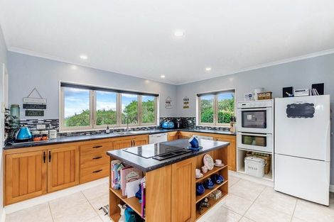 Photo of property in 115 Winara Avenue, Waikanae, 5036