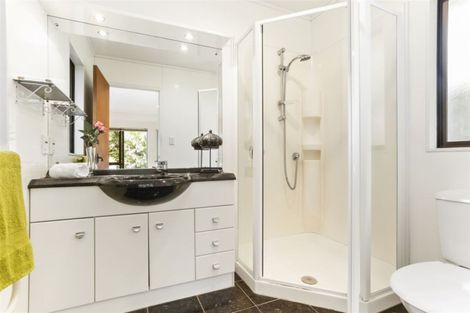 Photo of property in 17 Frank Evans Place, Henderson, Auckland, 0610