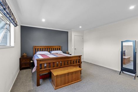Photo of property in 17 Redwood Crescent, Hurdon, New Plymouth, 4310