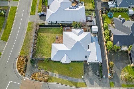 Photo of property in 32 Linkwater Way, Parklands, Christchurch, 8083