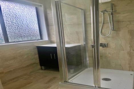 Photo of property in 20 Pukeroa Place, Papakura, 2110