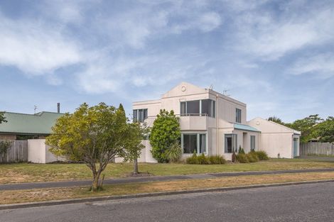 Photo of property in 103 Inwoods Close, Parklands, Christchurch, 8083
