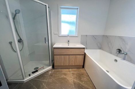 Photo of property in 1/2 Gretel Place, Hillcrest, Auckland, 0627