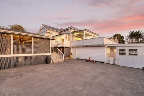 Photo of property in 33 Garfield Road, Helensville, 0800