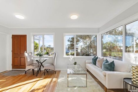 Photo of property in 48 Spence Road, Henderson, Auckland, 0612