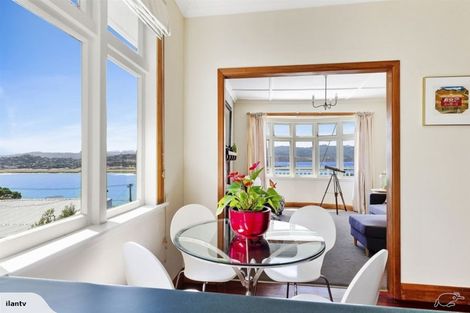 Photo of property in 49 Hungerford Road, Lyall Bay, Wellington, 6022