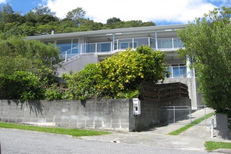 Photo of property in 29 Seaview Crescent, Picton, 7220