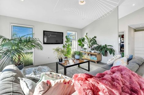 Photo of property in 19 Lady Jocelyn Place, Whitianga, 3510