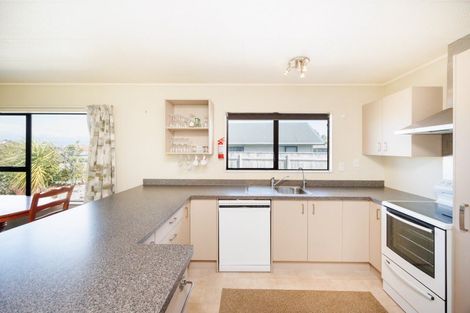Photo of property in 18 Thomas Place, Foxton Beach, Foxton, 4815