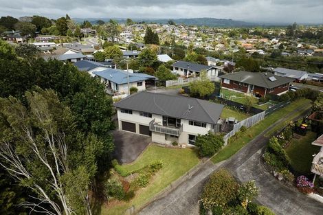 Photo of property in 132 Cambridge Road, Bethlehem, Tauranga, 3110