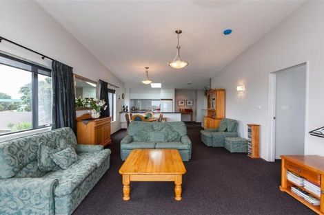 Photo of property in 1152b South Road, Oakura, 4314