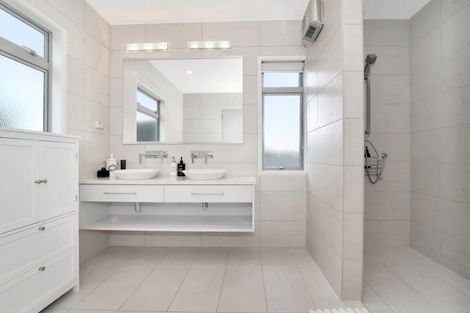 Photo of property in 24 Riddington Rise, Ohauiti, Tauranga, 3112