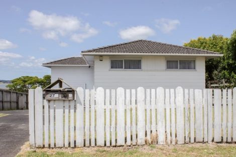 Photo of property in 27 Pipitea Place, Massey, Auckland, 0614