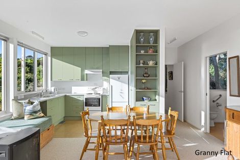 Photo of property in 52 Beauvoir Avenue, Matakatia, Whangaparaoa, 0930