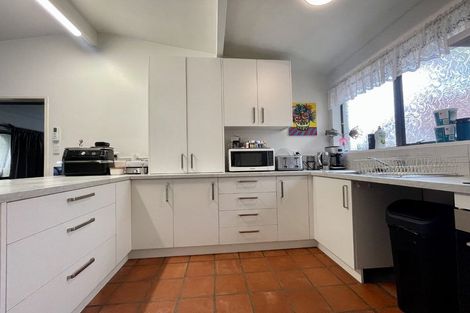 Photo of property in 33 Yellowstone Crescent, Burwood, Christchurch, 8083