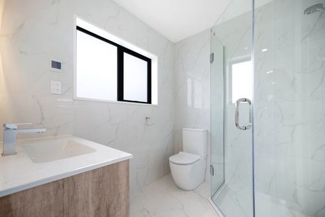 Photo of property in 421a Bucklands Beach Road, Bucklands Beach, Auckland, 2012