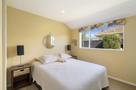 Photo of property in 6 Ross Place, Northwood, Christchurch, 8051