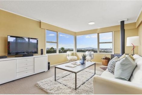 Photo of property in 12 Ross Avenue, Glenfield, Auckland, 0629