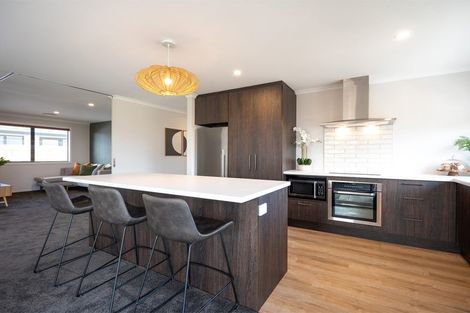 Photo of property in 9 Vogwill Road, Kumeu, 0810