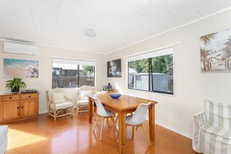 Photo of property in 27 Pauanui Beach Road, Pauanui, Hikuai, 3579