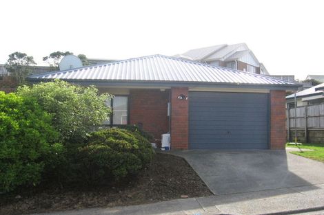 Photo of property in 5 Peter Button Place, Johnsonville, Wellington, 6037