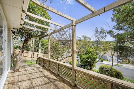 Photo of property in 49 Taylor Terrace, Tawa, Wellington, 5028