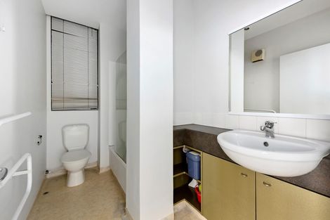 Photo of property in Hume House, 13/152u The Terrace, Wellington Central, Wellington, 6011