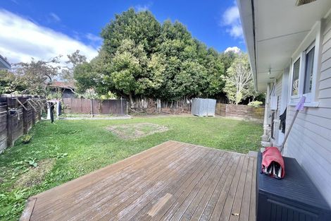 Photo of property in 7 Vera Road, Te Atatu South, Auckland, 0610