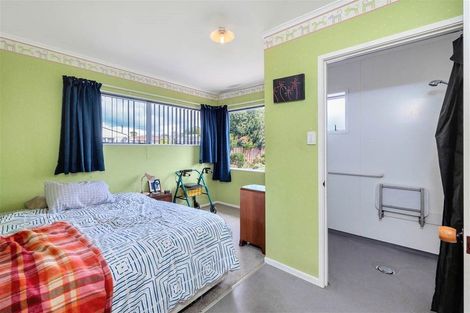 Photo of property in 35 Harrington Road, Henderson, Auckland, 0610