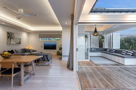 Photo of property in 43 Kent Terrace, Riverhead, 0820