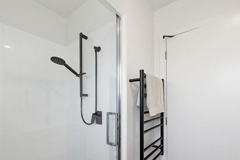 Photo of property in 2/15 Tilden Avenue, Hillcrest, Auckland, 0627