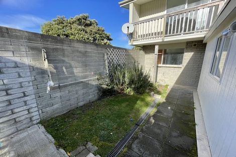 Photo of property in 7f1 Rangitane Street, Maupuia, Wellington, 6022
