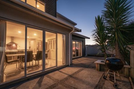 Photo of property in 19 San Priamo Place, Paraparaumu Beach, Paraparaumu, 5032