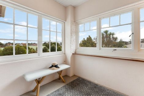 Photo of property in 12 Cambridge Street, Gonville, Whanganui, 4501