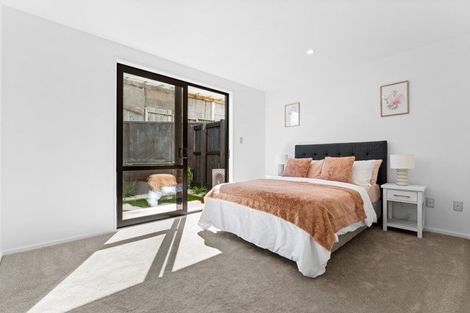 Photo of property in 2/18 Sylvan Crescent, Te Atatu South, Auckland, 0610