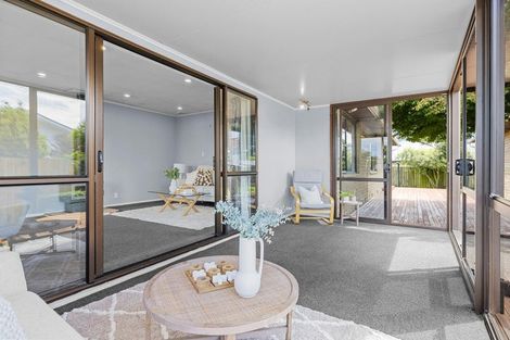 Photo of property in 76 Frensham Crescent, Woolston, Christchurch, 8062