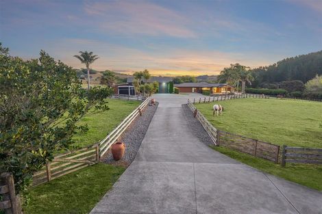 Photo of property in 883 Peak Road, Helensville, 0875