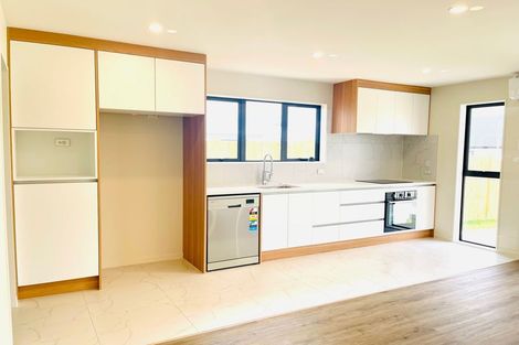 Photo of property in 22 Rorotu Avenue, Karaka, 2113