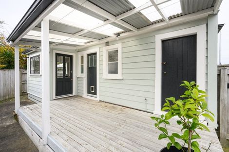 Photo of property in 2 Fairs Road, Milson, Palmerston North, 4414