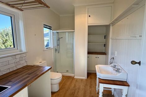 Photo of property in 8 Karaka Street, Hokowhitu, Palmerston North, 4410