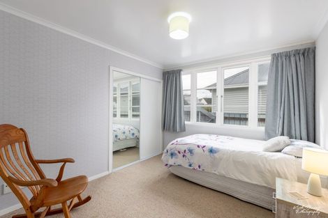 Photo of property in 5 Hodgins Grove, Naenae, Lower Hutt, 5011