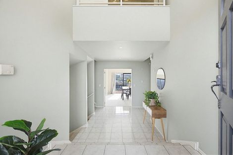 Photo of property in 17 Landsdowne Terrace, Karori, Wellington, 6012