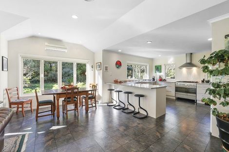 Photo of property in 200 Cowling Road, Hurdon, New Plymouth, 4371