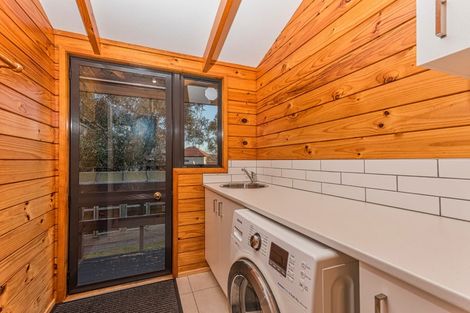 Photo of property in 32 Glucina Avenue, West Harbour, Auckland, 0618