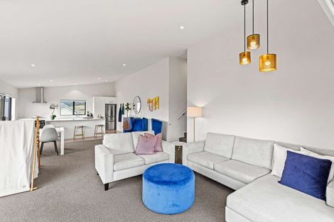 Photo of property in 14 Rauta Way, Helensville, 0800