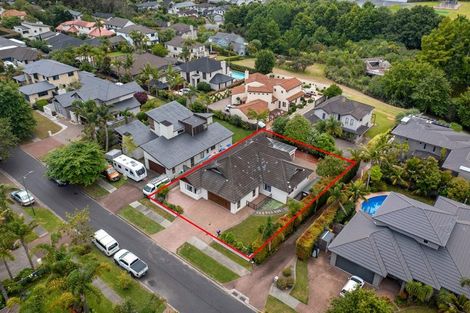 Photo of property in 11 English Oak Drive, Schnapper Rock, Auckland, 0632