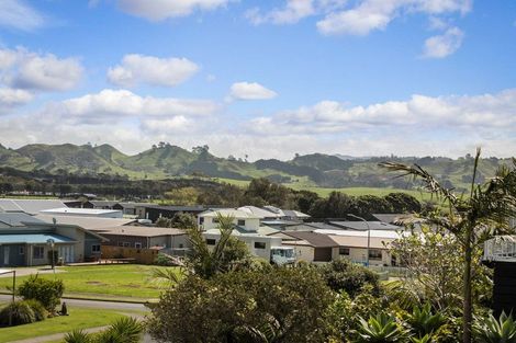 Photo of property in 41a Hanlen Avenue, Waihi Beach, 3611